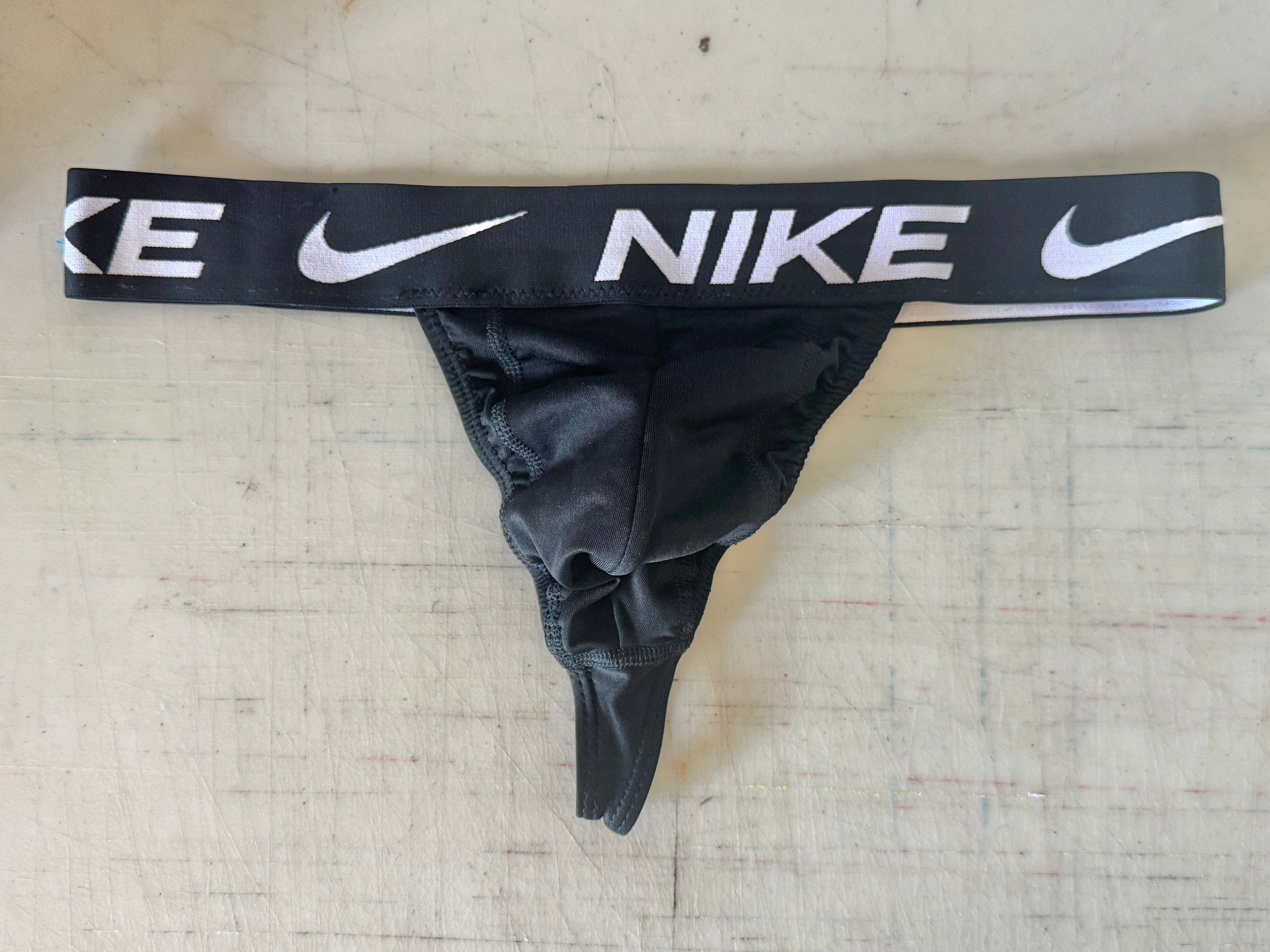 NIKE MICROFIBER THONG - BLACK